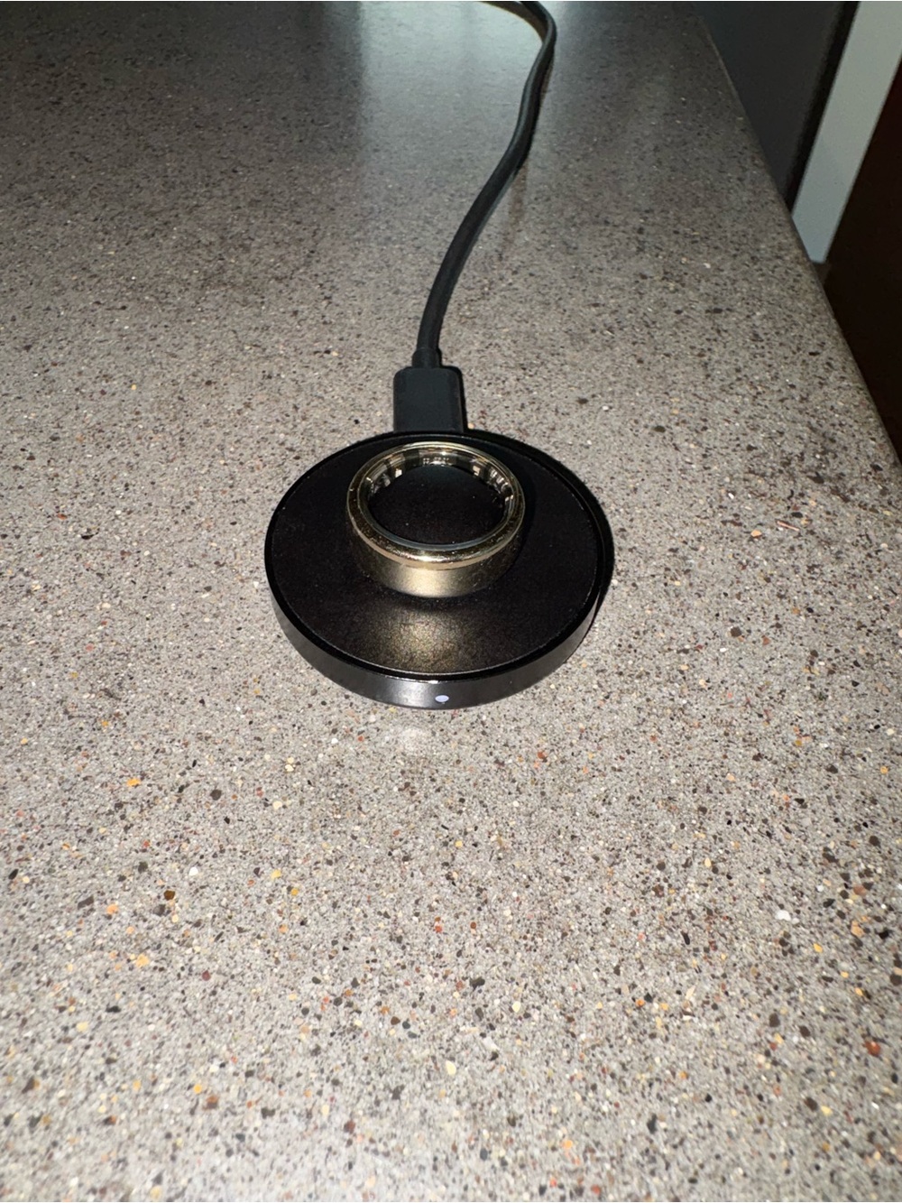 Oura Ring Gold Gen 3 size 8 with Black Charging Dock